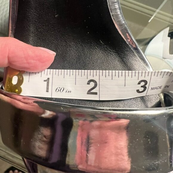 Naturalizer Silver Heels with Sleek Design - Picture 6 of 8